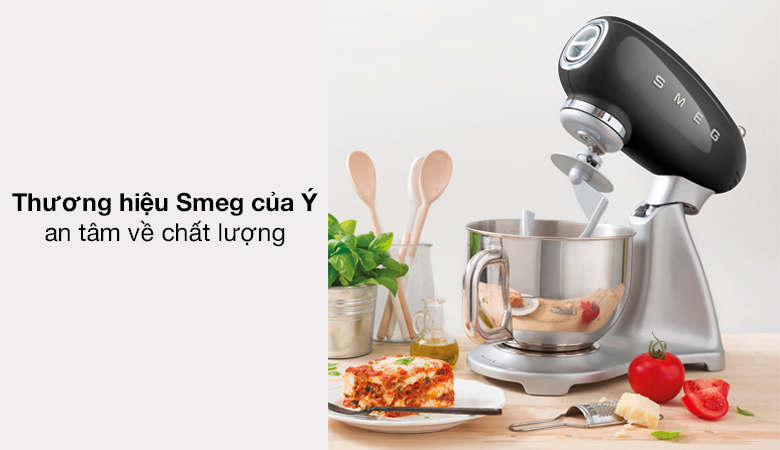 Thương hiệu - Máy trộn bột đa năng Smeg SMF02BLEU (535.43.600)