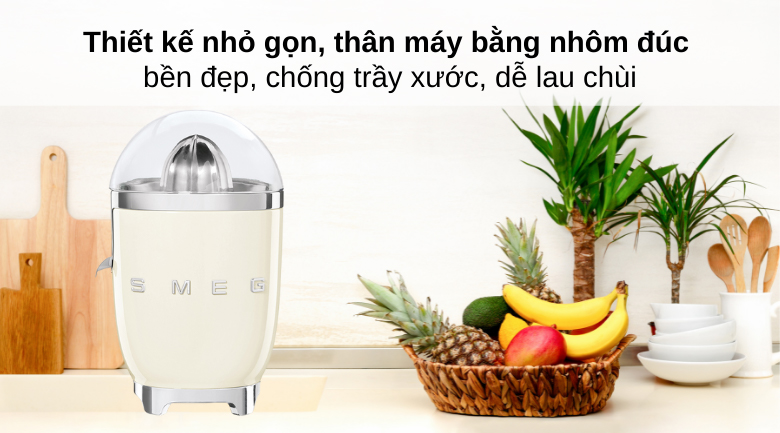 Thiết kế nhỏ gọn, dễ dàng vệ sinh - Máy vắt cam Smeg CJF01PBEU (535.43.645)